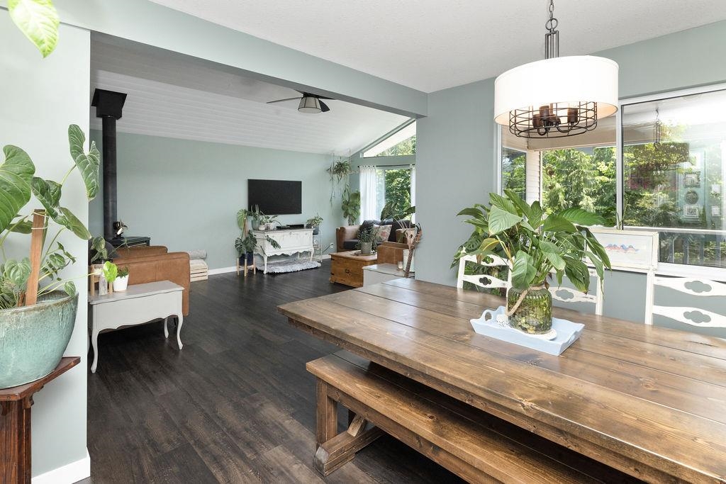 Primary Bedroom Photo of 5549 Sans Souci Road, Halfmoon Bay, BC