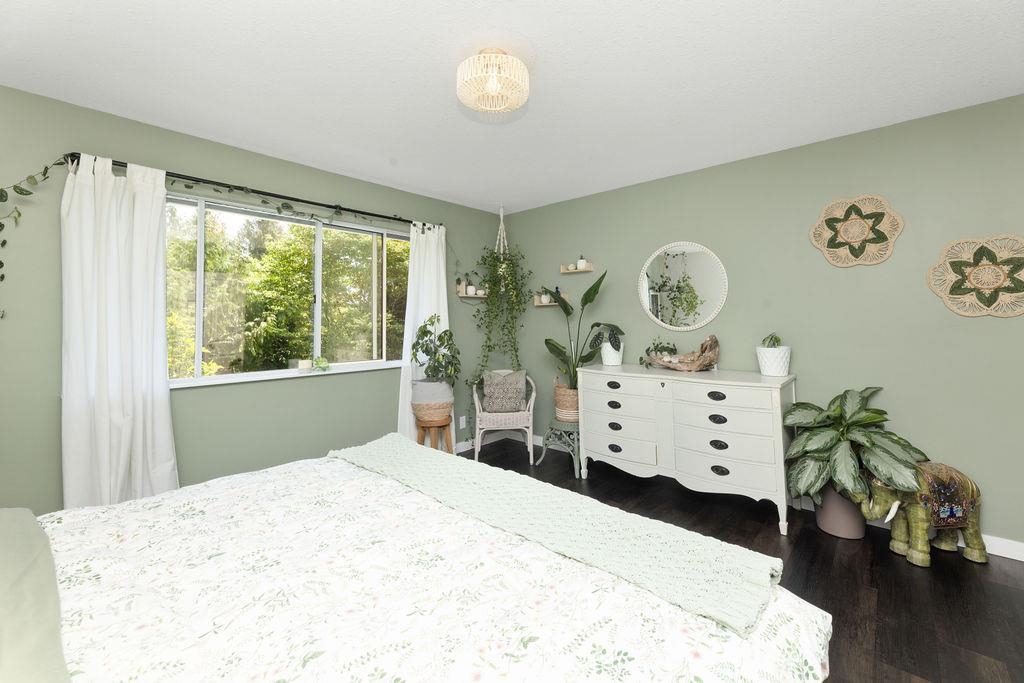 Staircase Photo of 5549 Sans Souci Road, Halfmoon Bay, BC