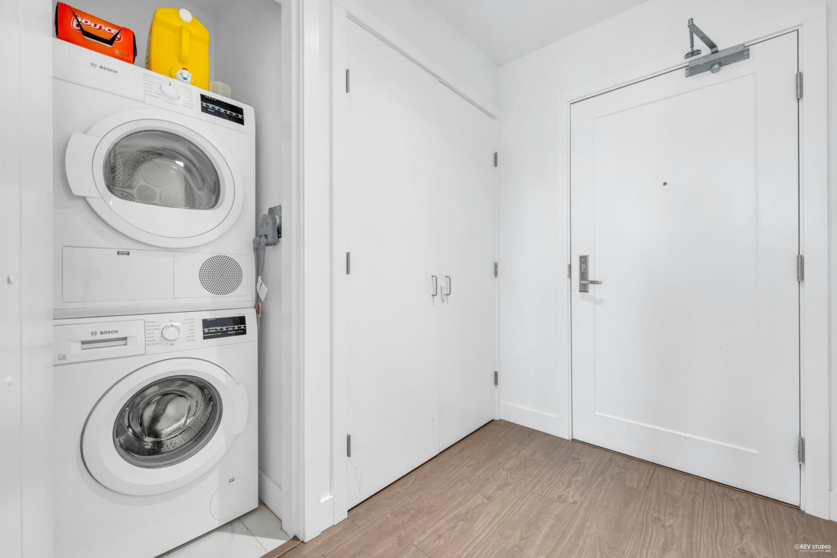 Basement Recreation Room Photo of 860 6320 No. 3 Road, Richmond, BC