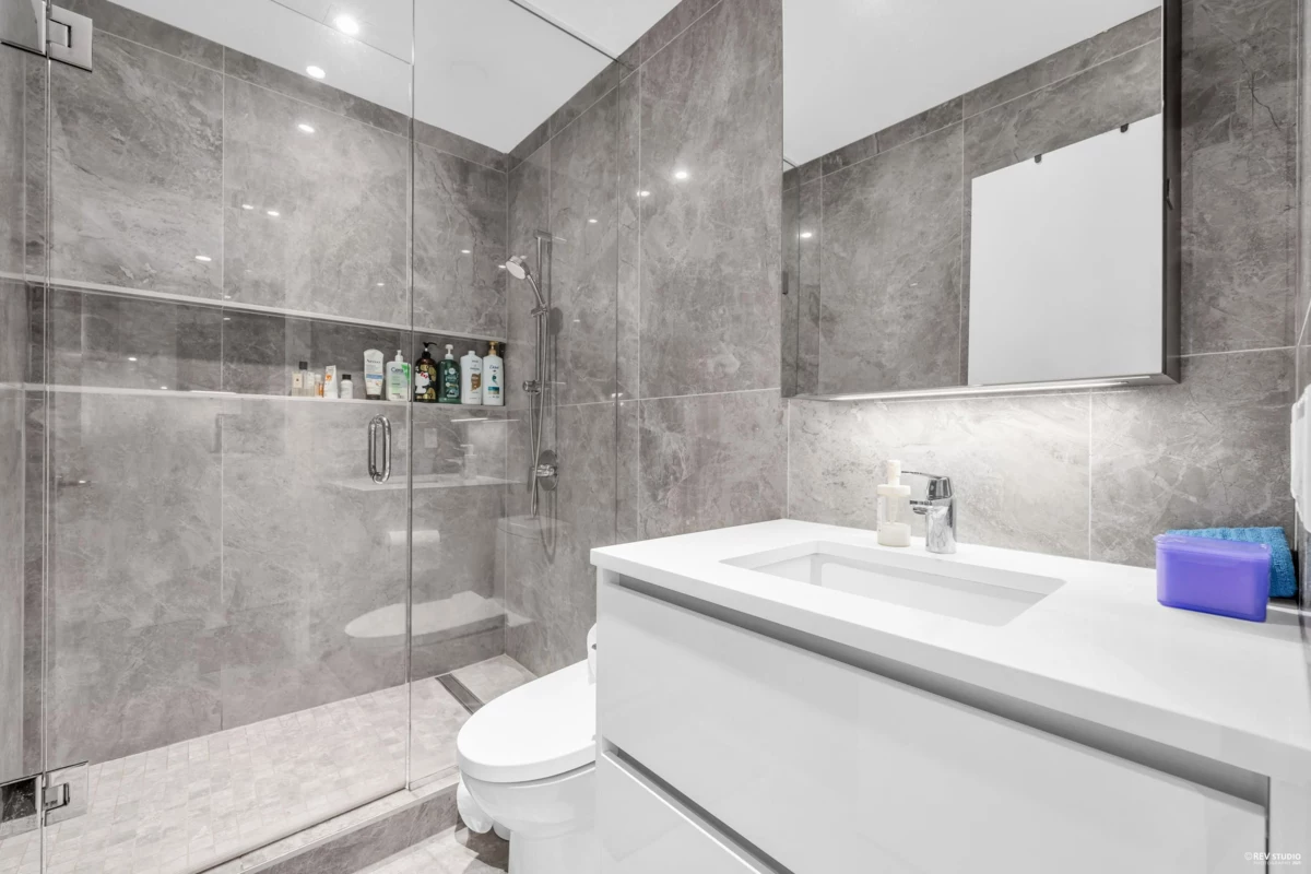 Bedroom 4 Photo of 860 6320 No. 3 Road, Richmond, BC