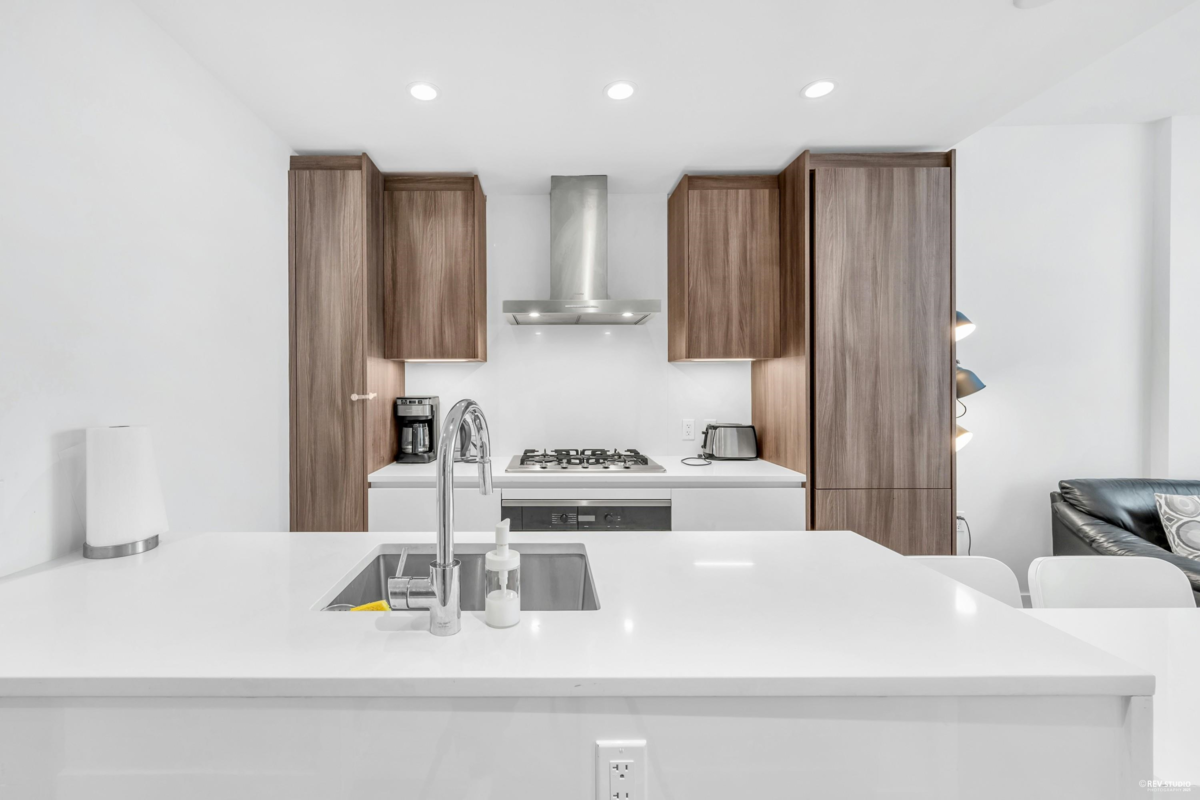 Dining Area Photo of 860 6320 No. 3 Road, Richmond, BC