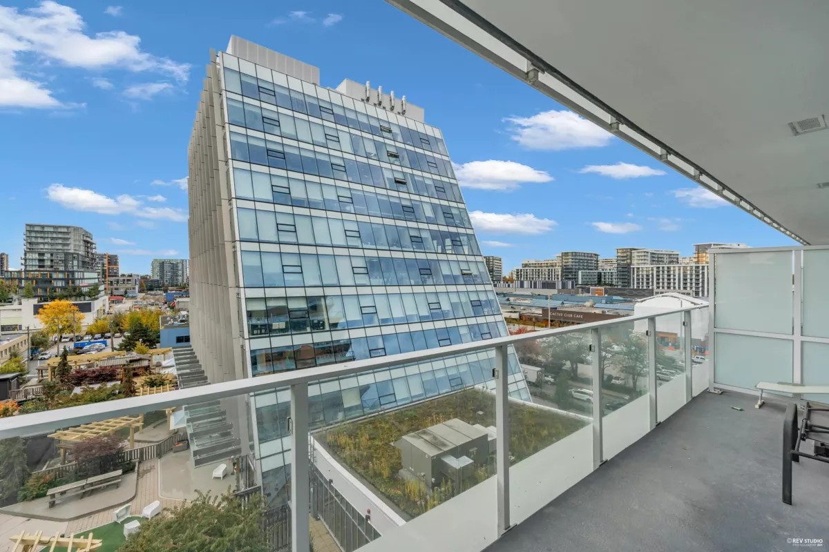 Laundry Room Photo of 860 6320 No. 3 Road, Richmond, BC