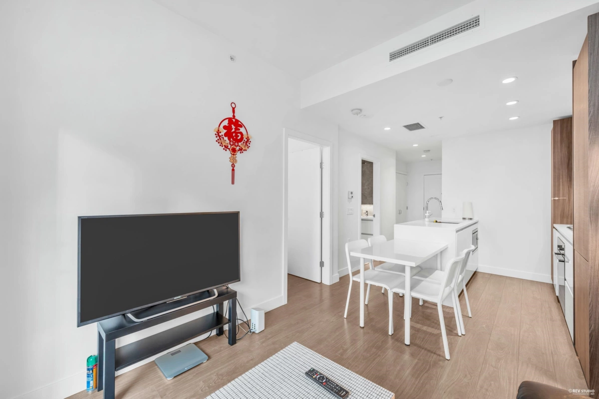 Walk-In Closet Photo of 860 6320 No. 3 Road, Richmond, BC