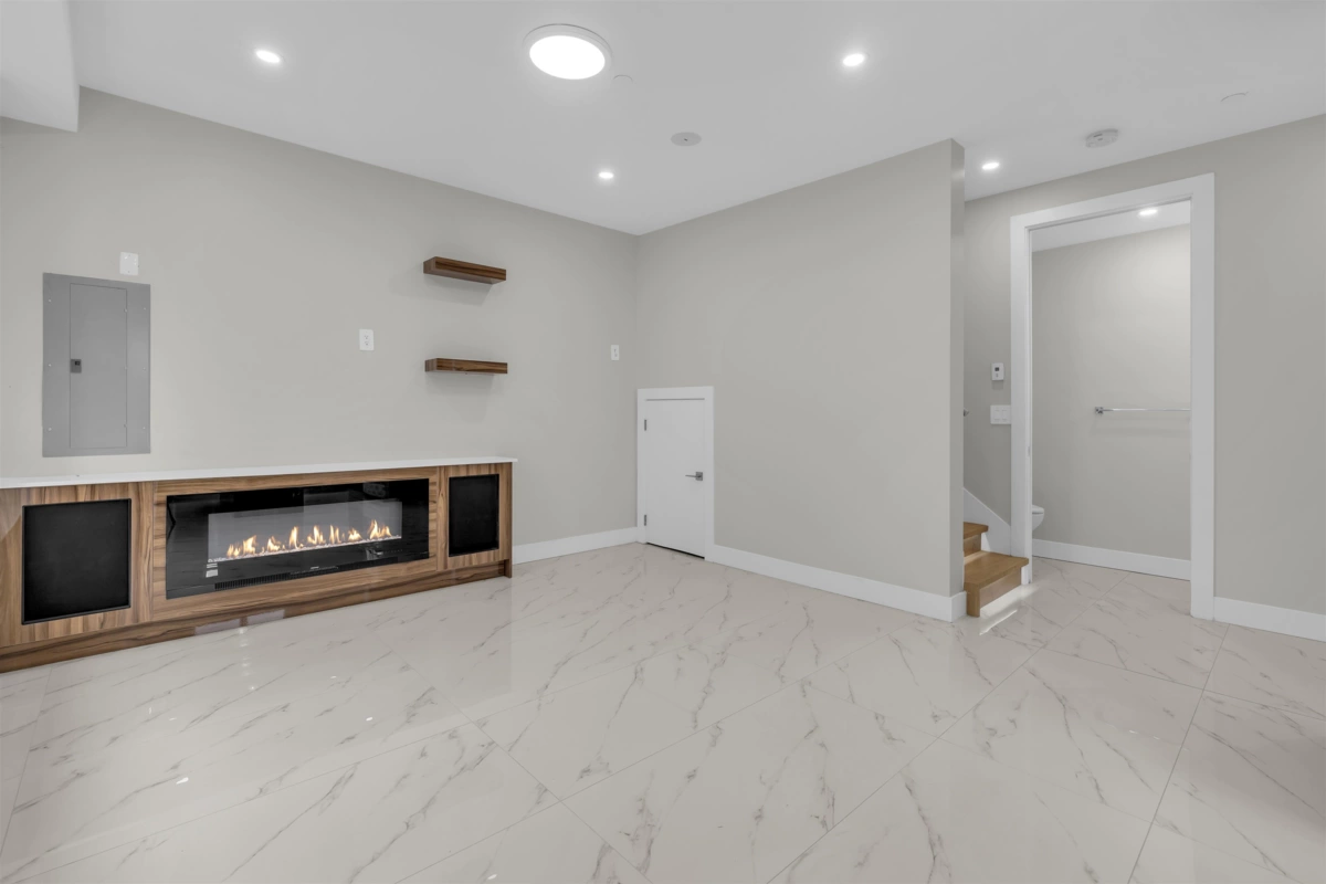 Dining Area Photo of 4325 Kamloops Street, Vancouver, BC