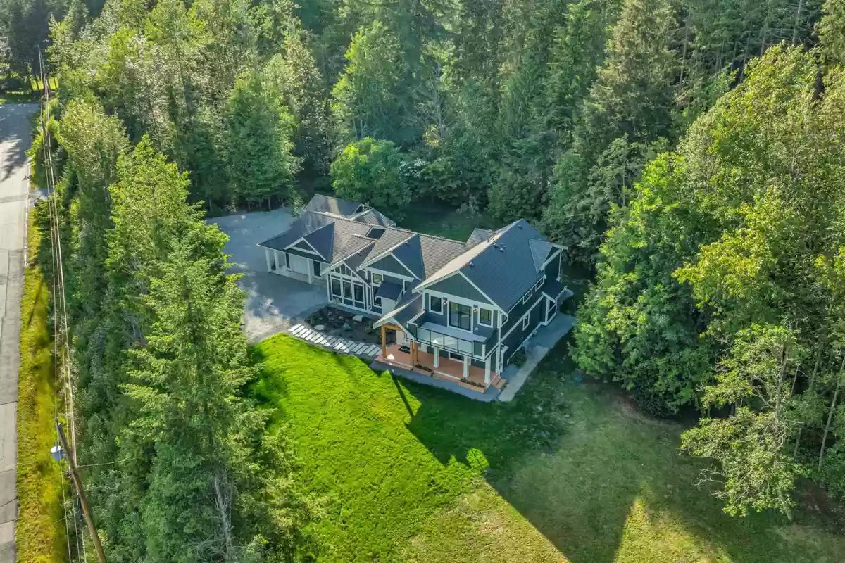 Kitchen Island Photo of 29659 Taise Place, Mission, BC