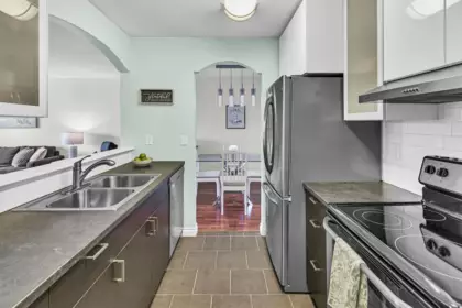 205 1840 E Southmere Crescent, Surrey, BC, Surrey — Apartment/Condo for sale