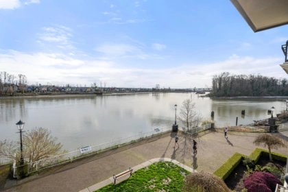 306 2 Renaissance Square, New Westminster, BC, New Westminster — Apartment/Condo for sale