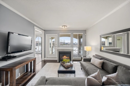 306 2 Renaissance Square, New Westminster, BC, New Westminster — Apartment/Condo for sale