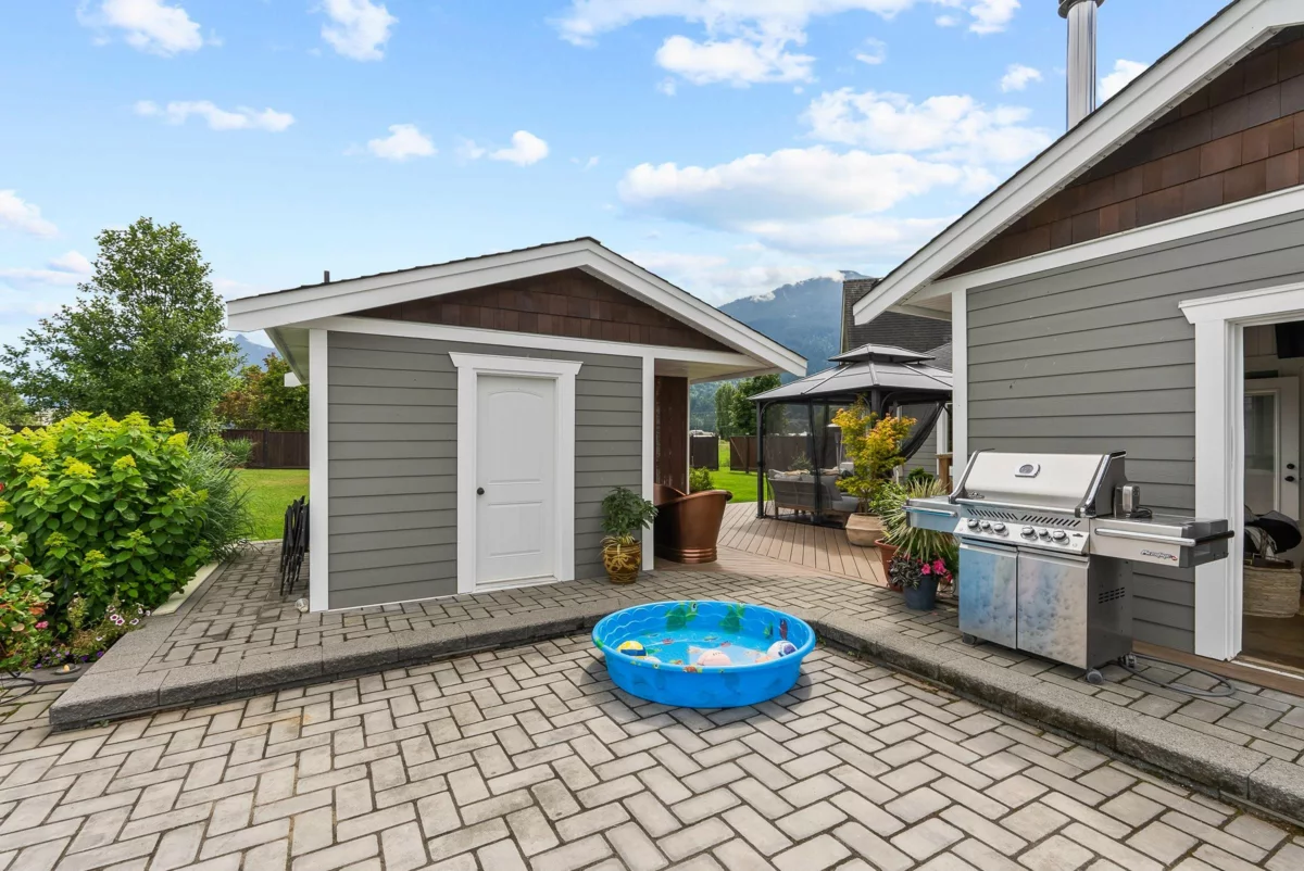 Front Yard Photo of 49517 Prairie Central Road, Chilliwack, BC
