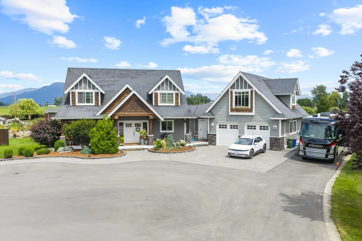 Living Room Photo of 49517 Prairie Central Road, Chilliwack, BC
