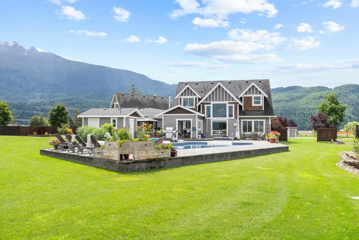 Outdoor Kitchen Photo of 49517 Prairie Central Road, Chilliwack, BC