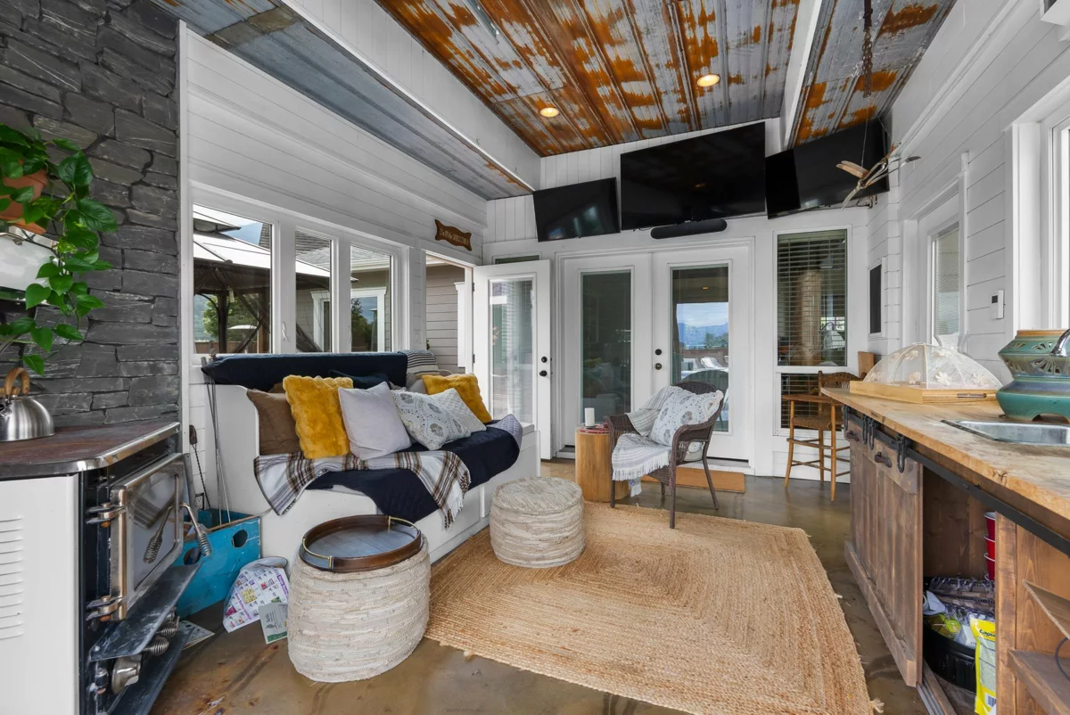 Outdoor Patio Photo of 49517 Prairie Central Road, Chilliwack, BC