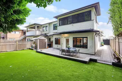 4977 Chesham Avenue, Burnaby, BC, Burnaby — Half Duplex for sale