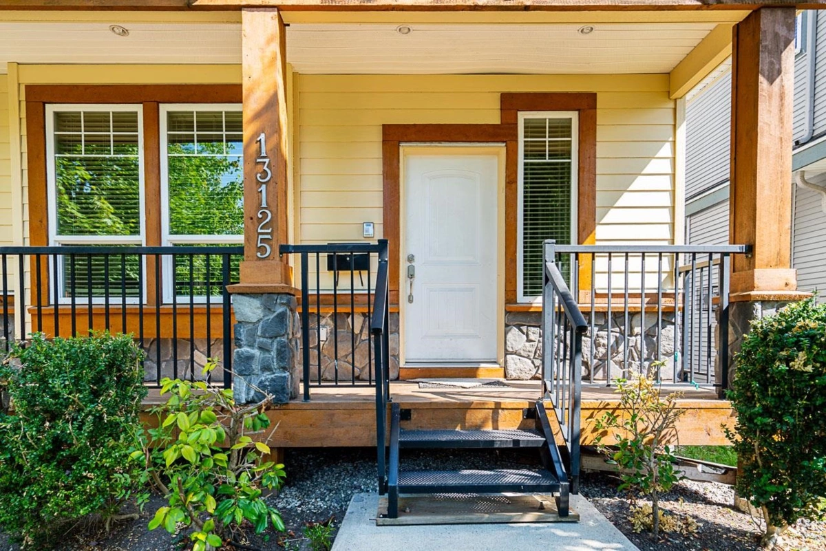 Dining Area Photo of 13125 108 Avenue, Surrey, BC