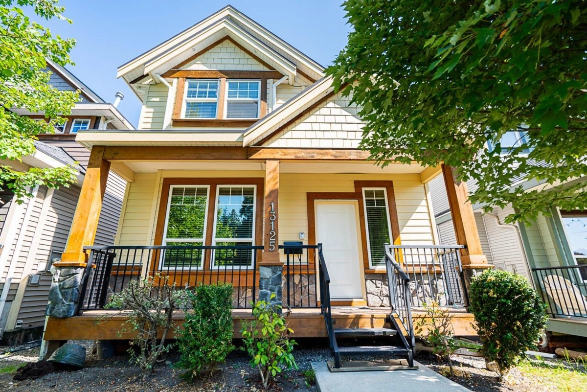 Living Room Photo of 13125 108 Avenue, Surrey, BC