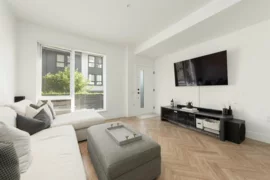 MLS R3029570
