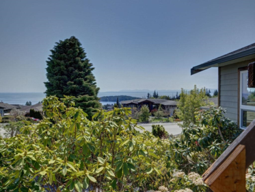 6327 Baillie Road, Sechelt, BC, Sechelt — Single Family Residence for sale