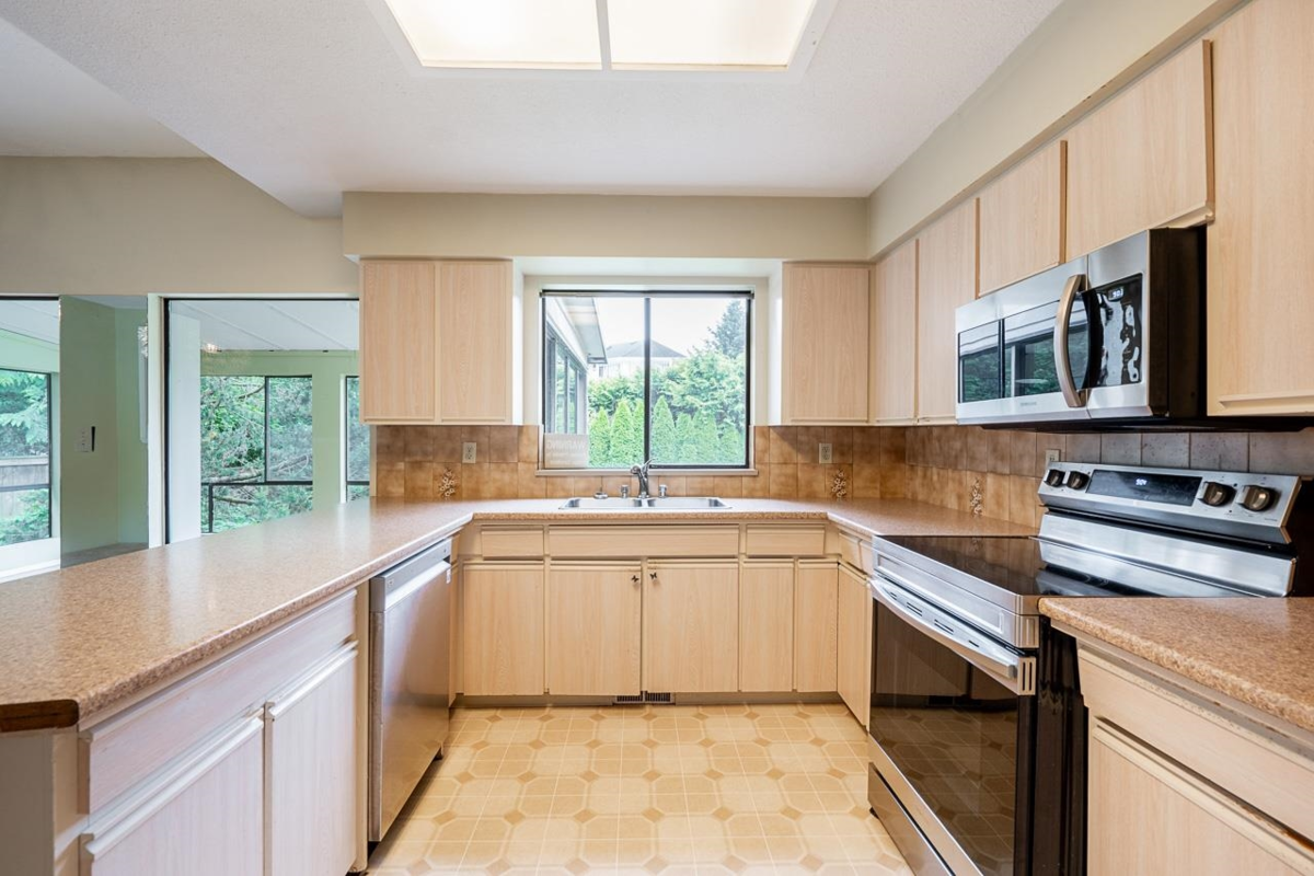 Office / Den Photo of 16112 10 Avenue, Surrey, BC