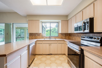 Office / Den Photo of 16112 10 Avenue, Surrey, BC
