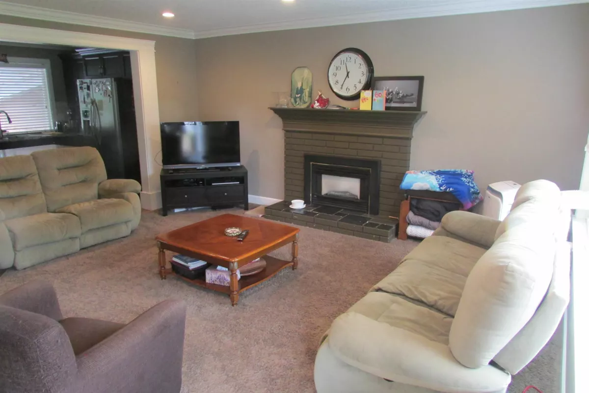 Living Room Photo of 34494 York Avenue, Abbotsford, BC