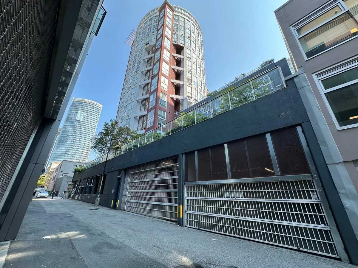 Backyard Photo of 217 933 Seymour Street, Vancouver, BC