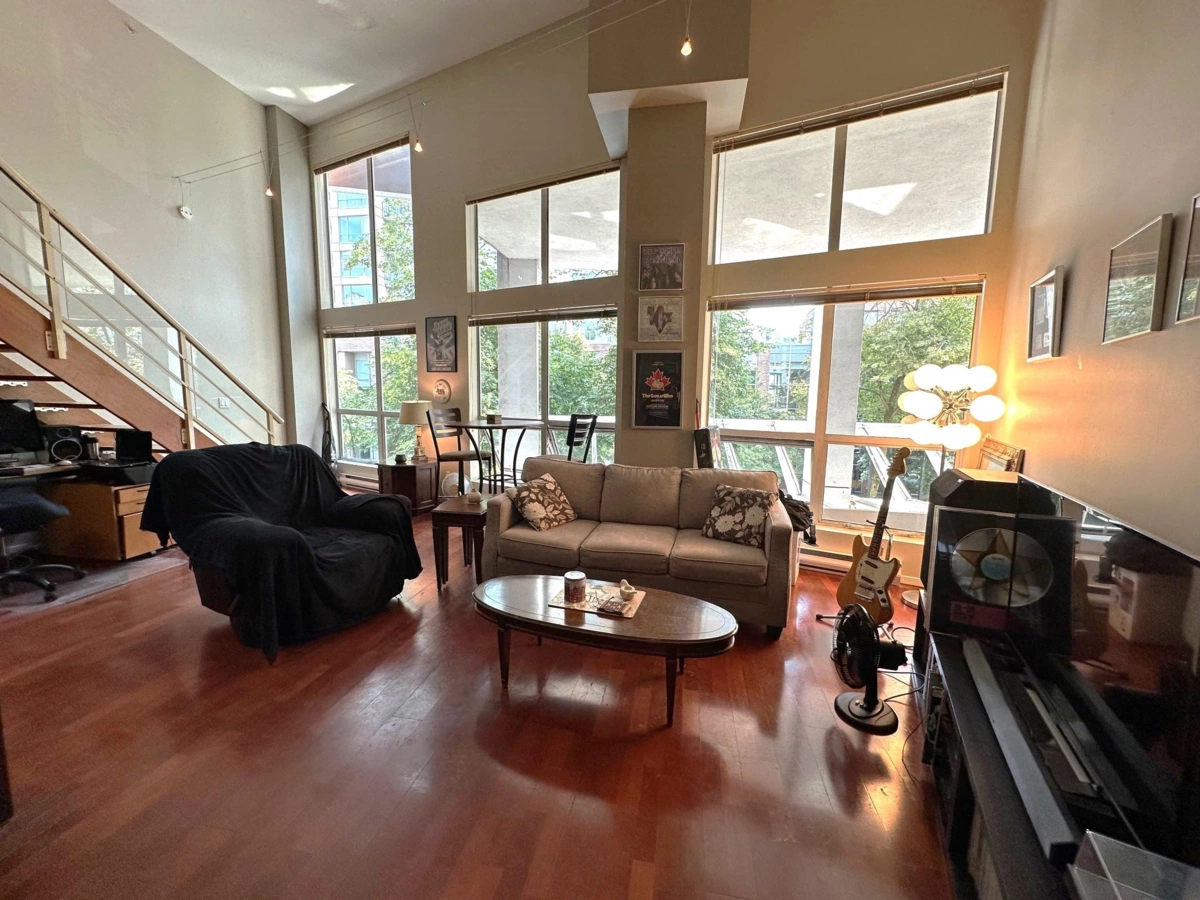 Exterior Front Photo of 217 933 Seymour Street, Vancouver, BC