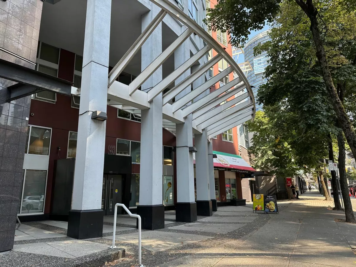 Hot Tub / Spa Photo of 217 933 Seymour Street, Vancouver, BC