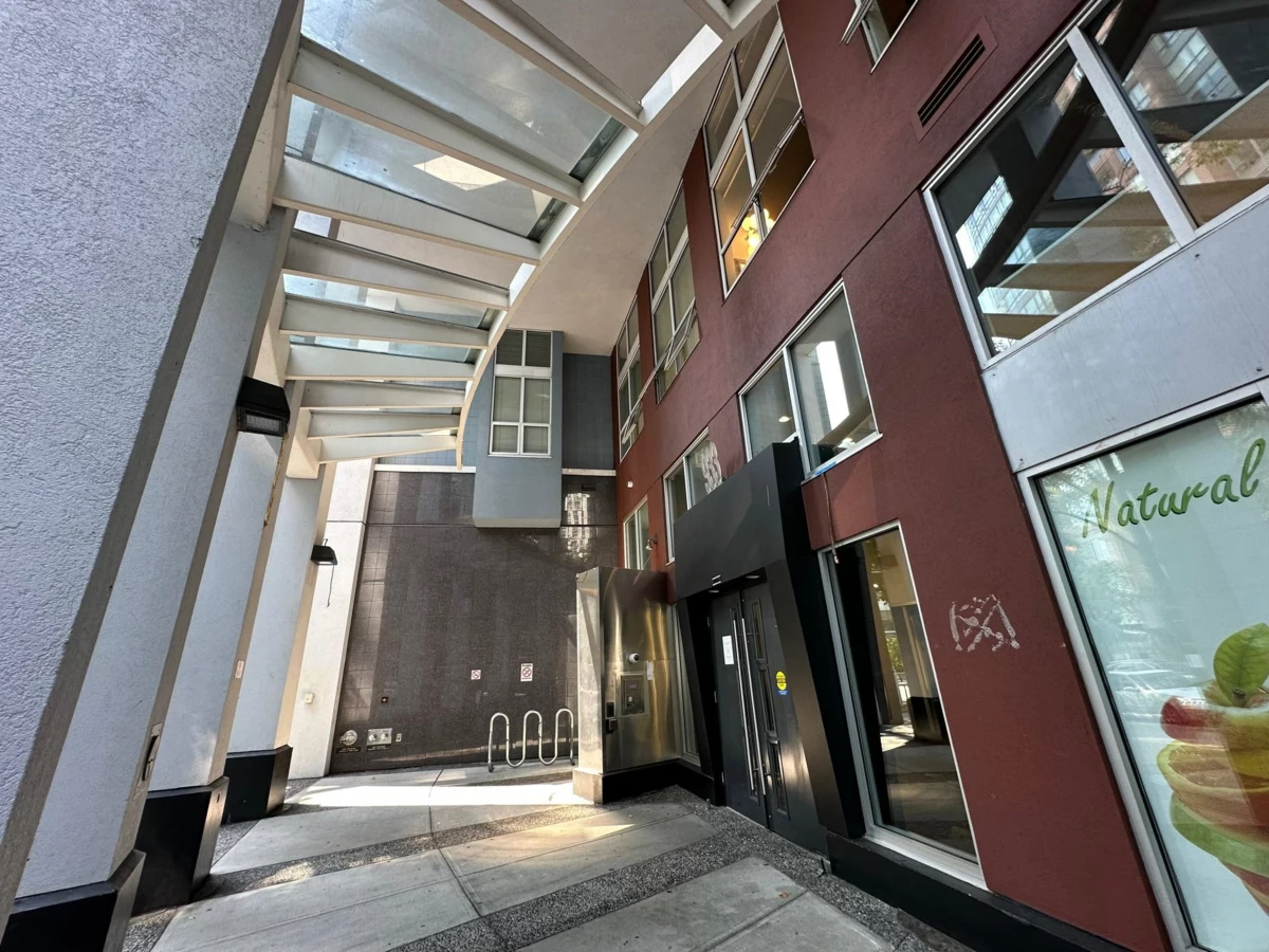 Outdoor Kitchen Photo of 217 933 Seymour Street, Vancouver, BC