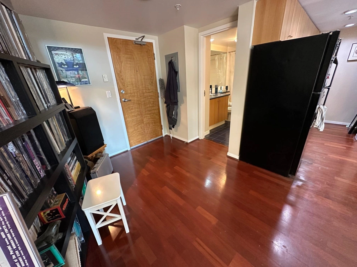 Powder Room Photo of 217 933 Seymour Street, Vancouver, BC