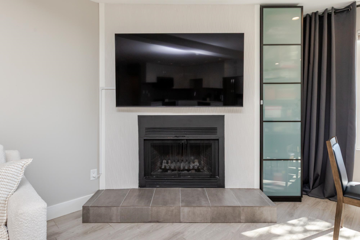 Bedroom 2 Photo of 3 15989 Marine Drive, White Rock, BC