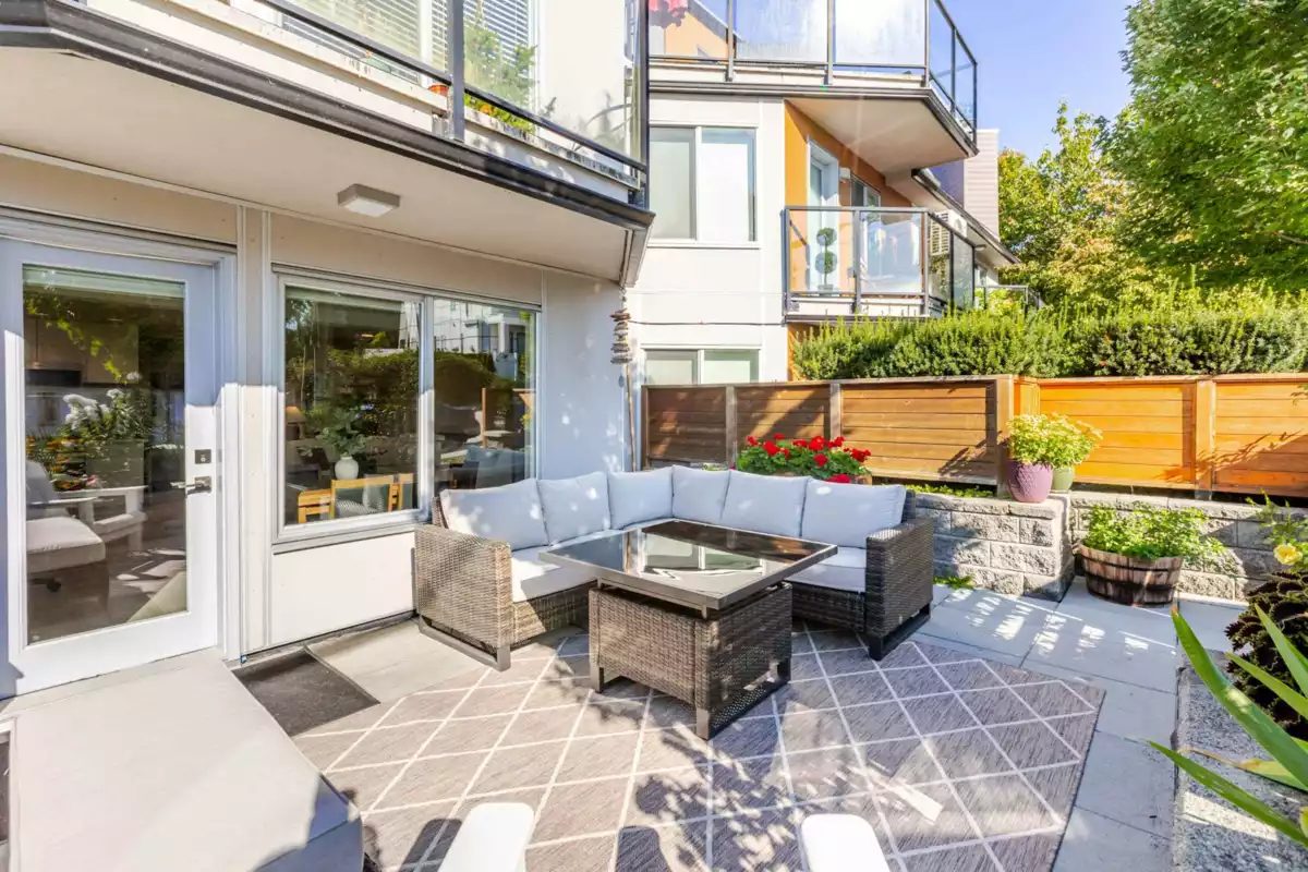 Breakfast Nook Photo of 3 15989 Marine Drive, White Rock, BC