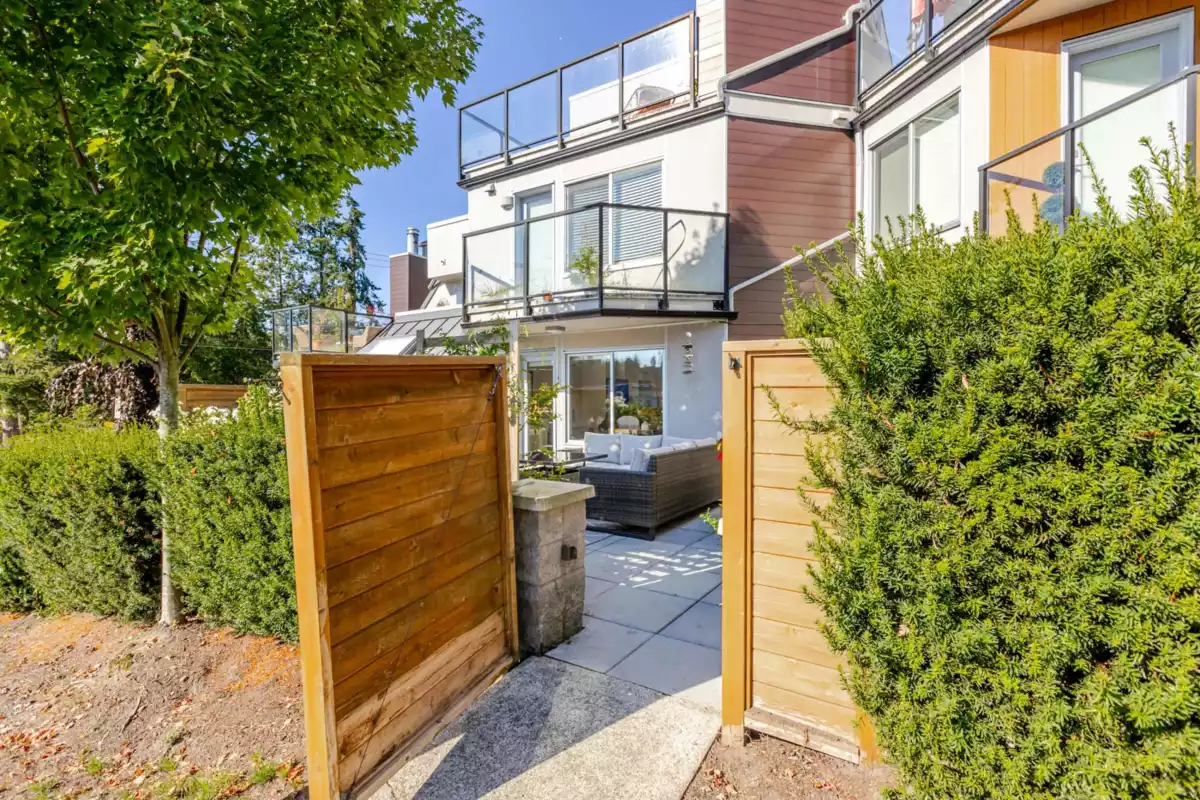 Exterior Rear Photo of 3 15989 Marine Drive, White Rock, BC