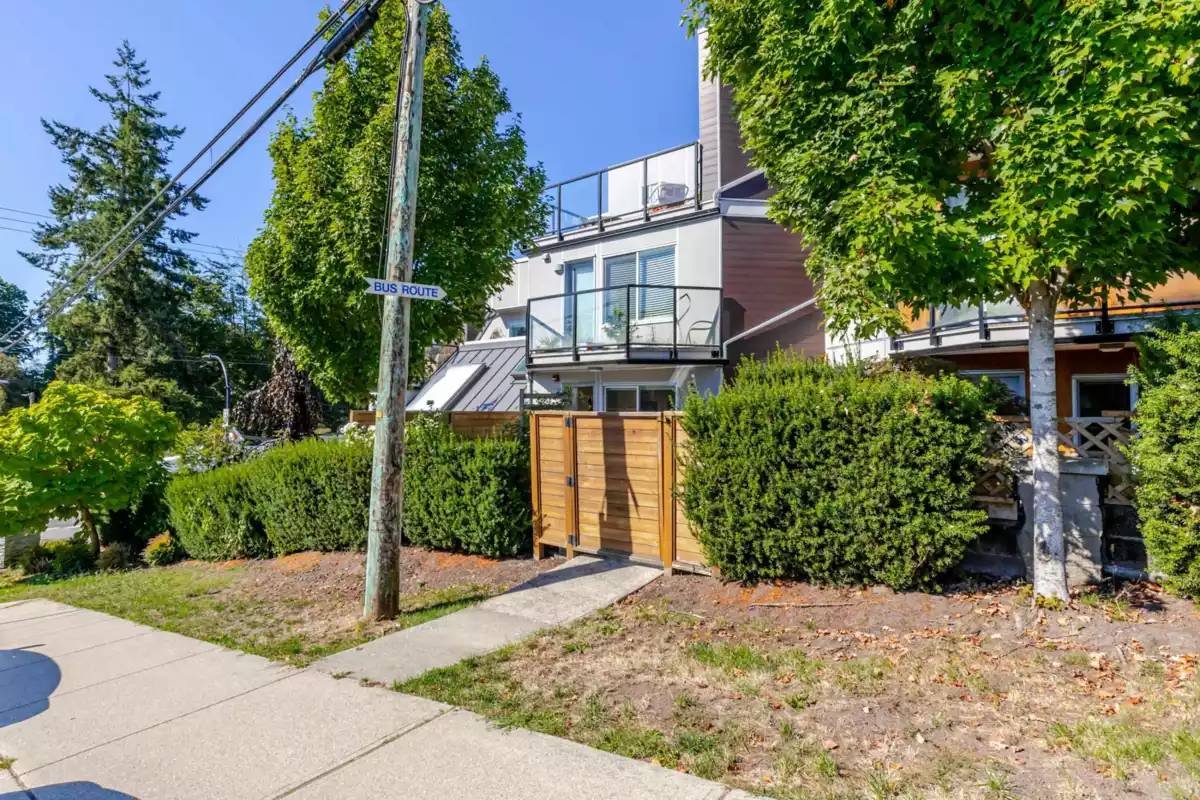 Neighborhood Park Photo Near 3 15989 Marine Drive, White Rock, BC