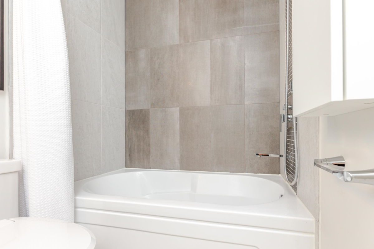 Outdoor Kitchen Photo of 3 15989 Marine Drive, White Rock, BC