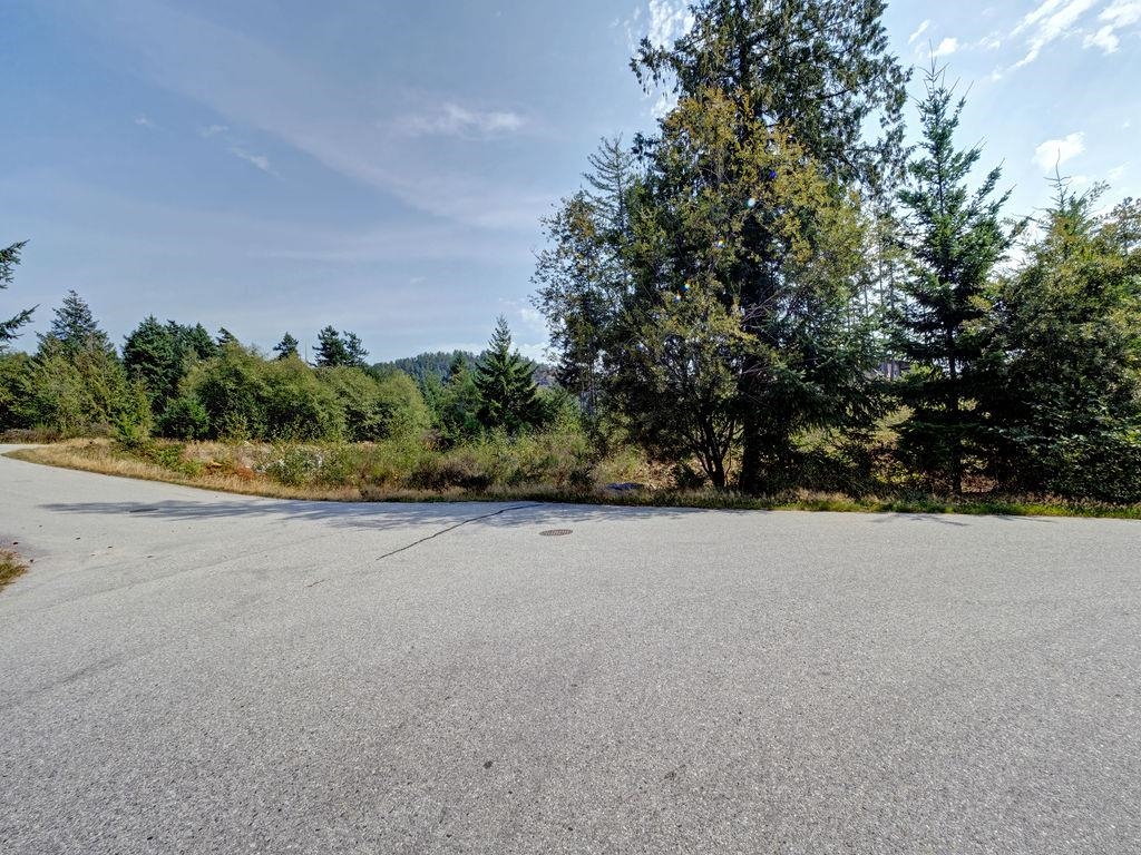 Breakfast Nook Photo of 13488 Godkin Way, Garden Bay, BC