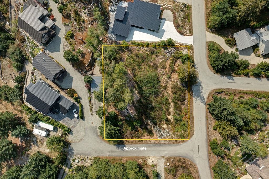 Entry Foyer Photo of 13488 Godkin Way, Garden Bay, BC
