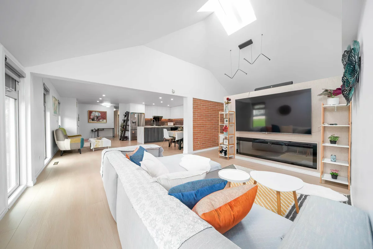 Guest Bathroom Photo of 5186 10a Avenue, Delta, BC