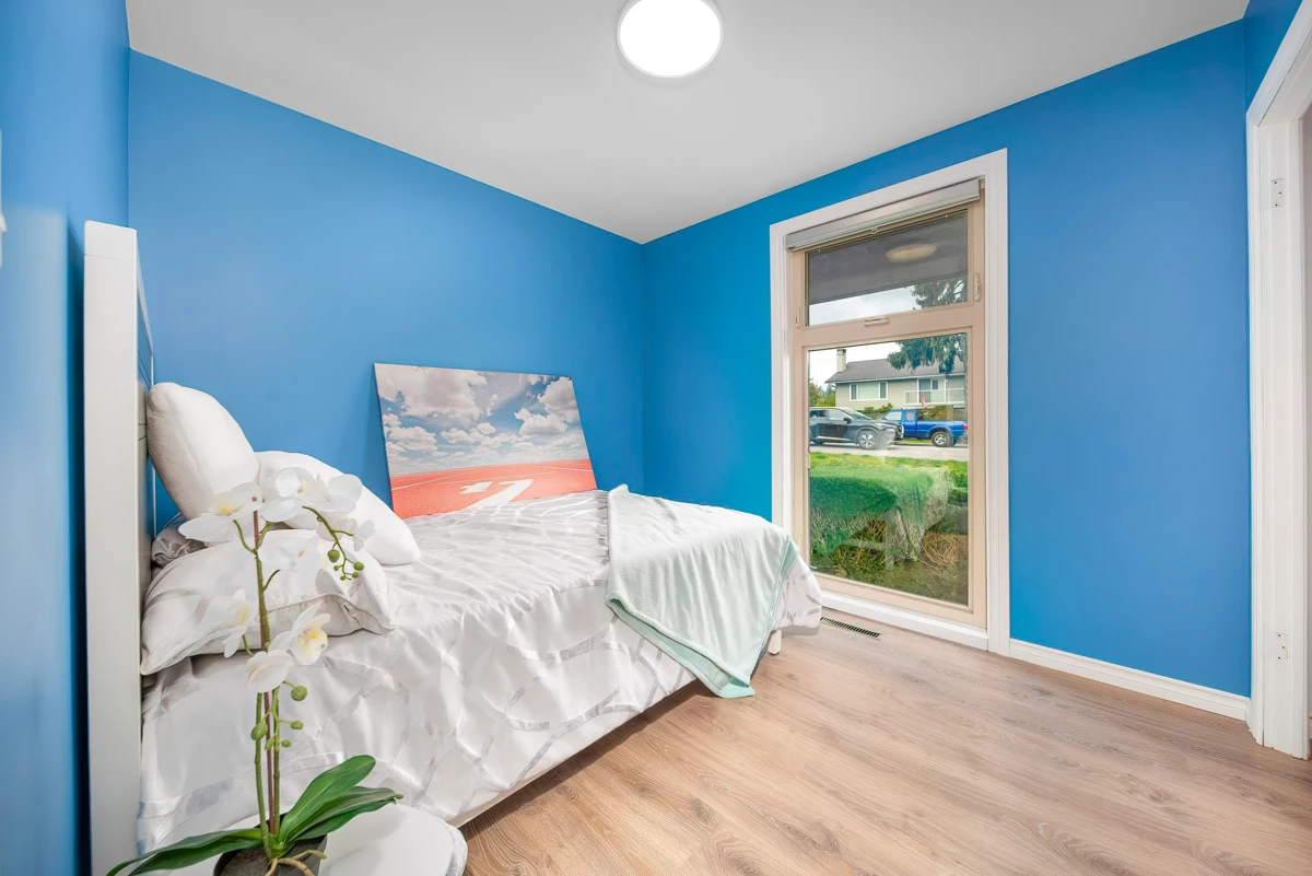 Hallway Photo of 5186 10a Avenue, Delta, BC