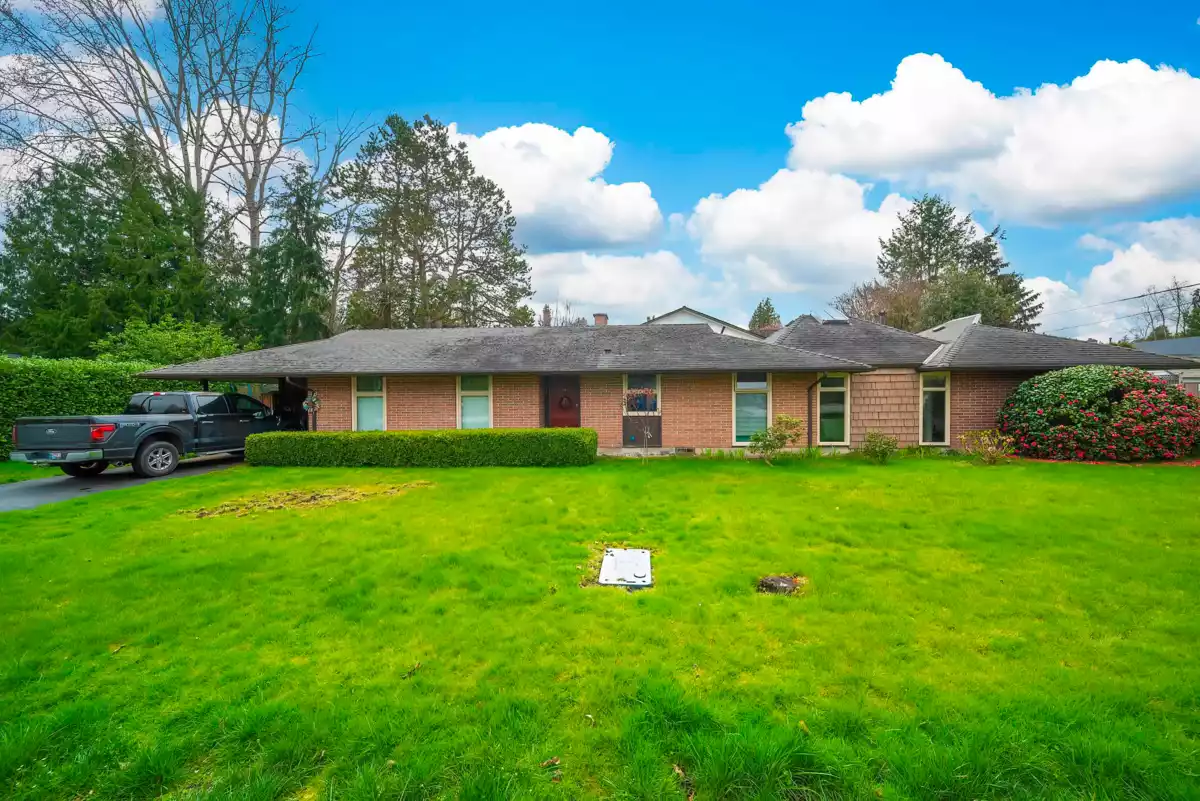 Hot Tub / Spa Photo of 5186 10a Avenue, Delta, BC