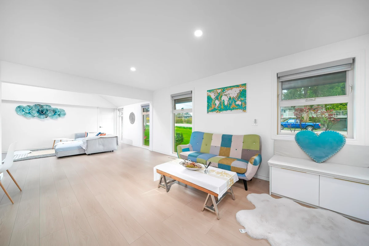 Kitchen Photo of 5186 10a Avenue, Delta, BC