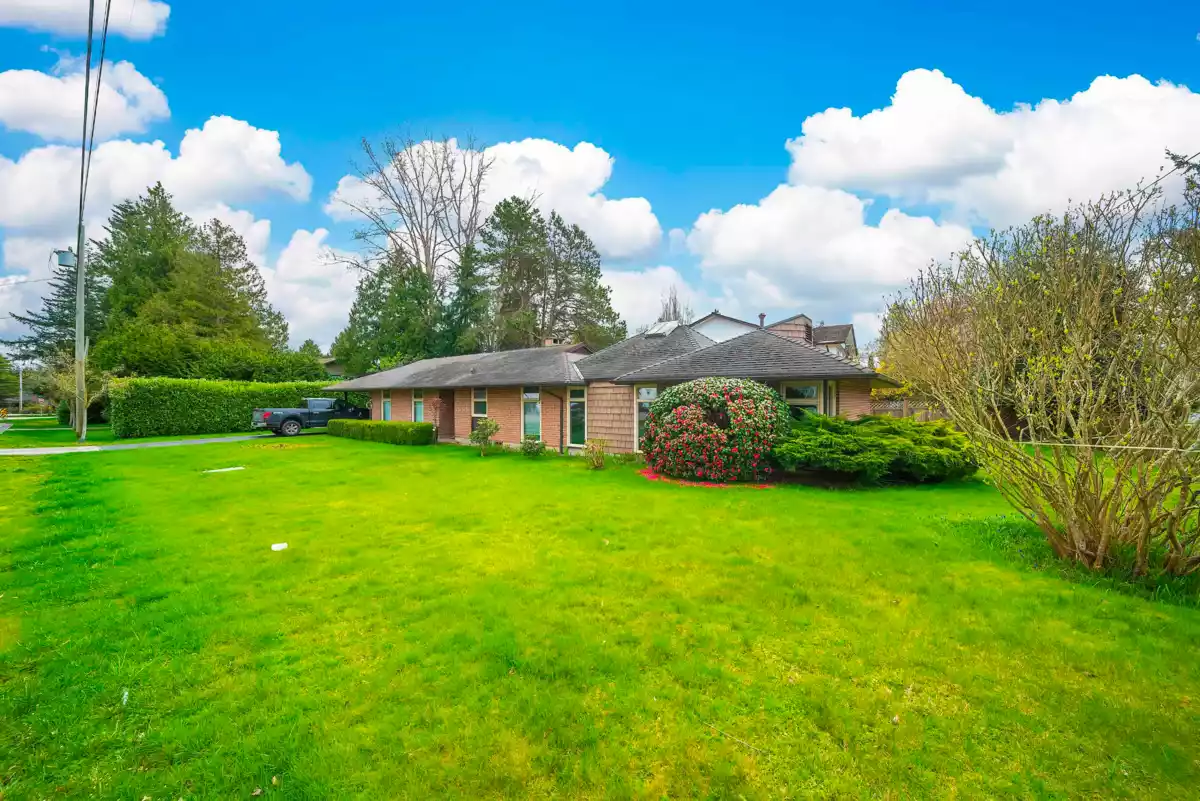 Swimming Pool Photo of 5186 10a Avenue, Delta, BC