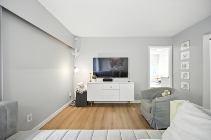 8540 Rosebank Crescent, Richmond, BC, Richmond — Half Duplex for sale