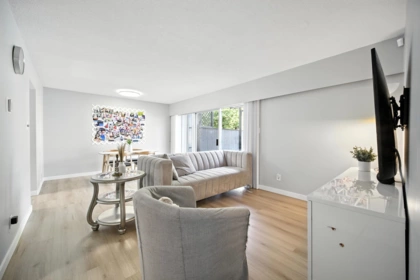 8540 Rosebank Crescent, Richmond, BC, Richmond — Half Duplex for sale