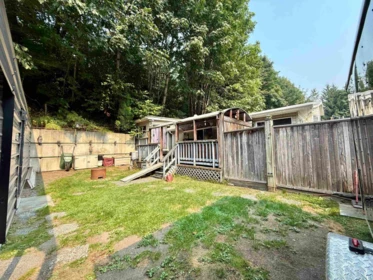 Mudroom Photo of 47 & 48 1650 Columbia Valley Road, Lindell Beach, BC