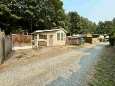Outdoor Deck Photo of 47 & 48 1650 Columbia Valley Road, Lindell Beach, BC