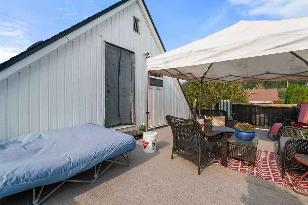 Basement Recreation Room Photo of 709 7th Avenue, Hope, BC