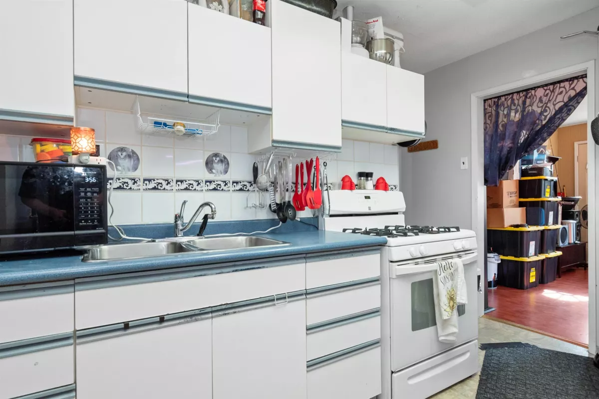 Bedroom 2 Photo of 709 7th Avenue, Hope, BC