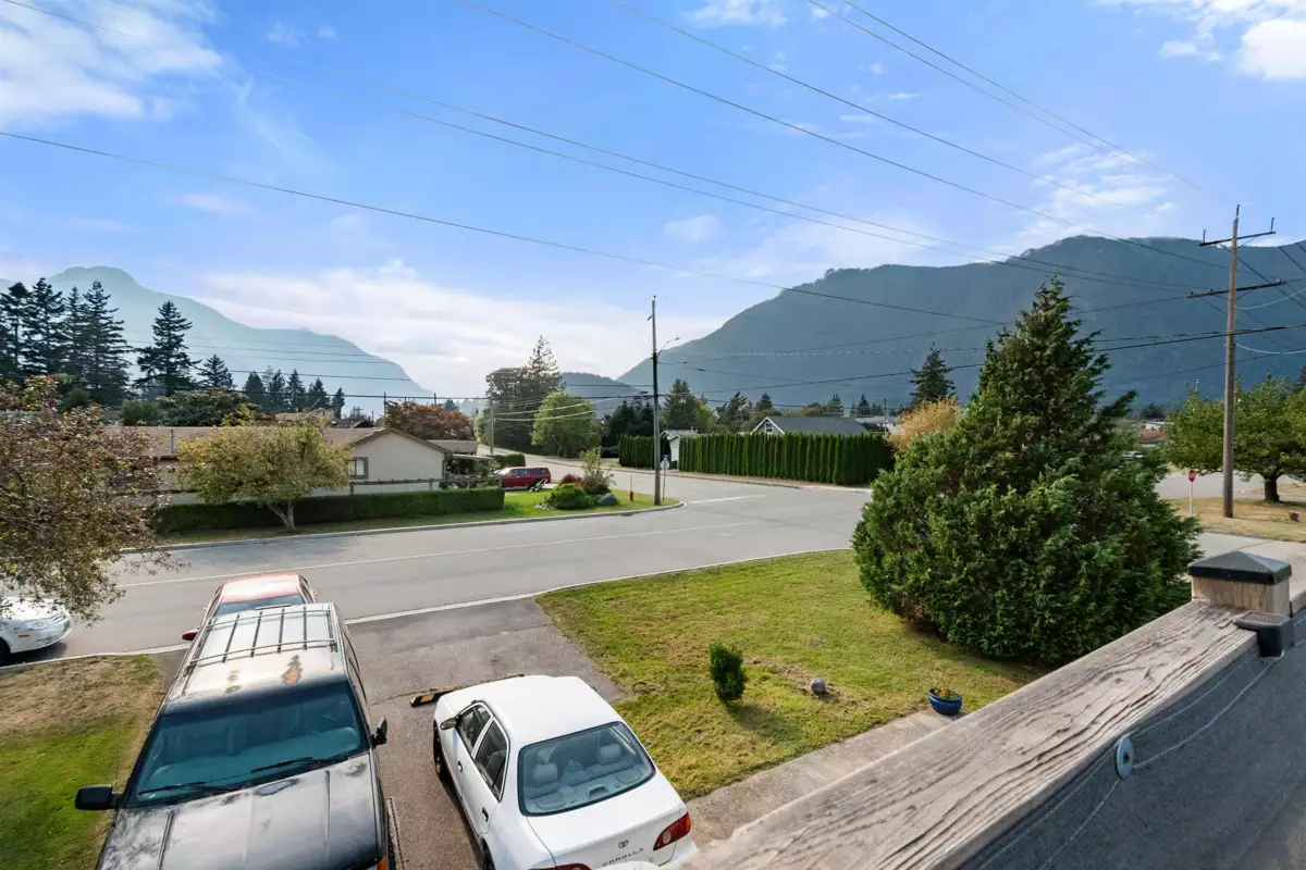 Exterior Rear Photo of 709 7th Avenue, Hope, BC