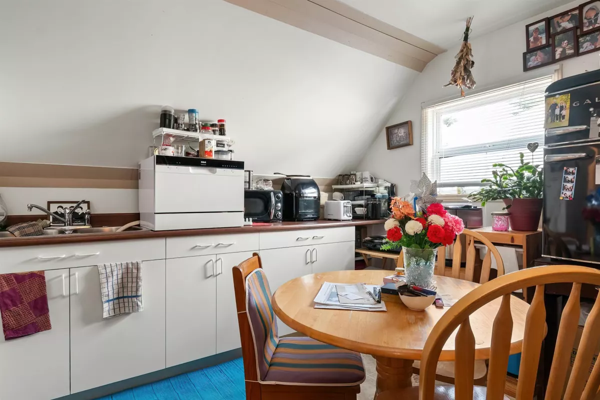 Hallway Photo of 709 7th Avenue, Hope, BC