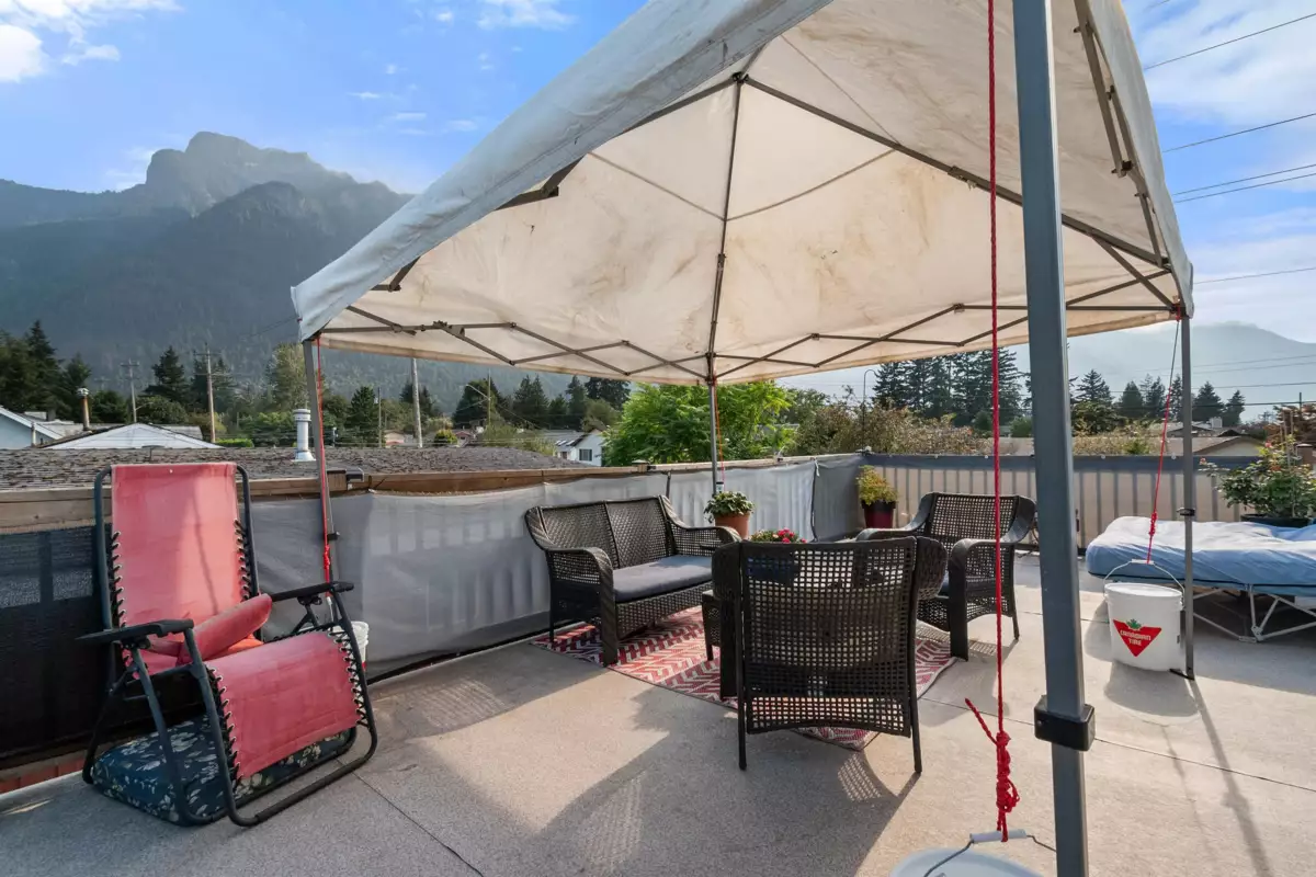 Laundry Room Photo of 709 7th Avenue, Hope, BC